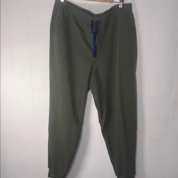 Figs Olive Green Scrub Set Extra Large - Picture 4 of 8